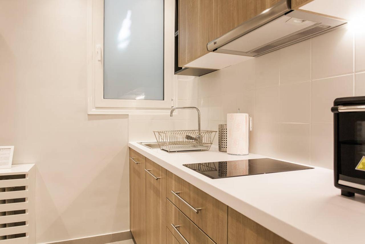 Chic And Cosy Flat In Plaka By Upstreet Apartamento Atenas Exterior foto